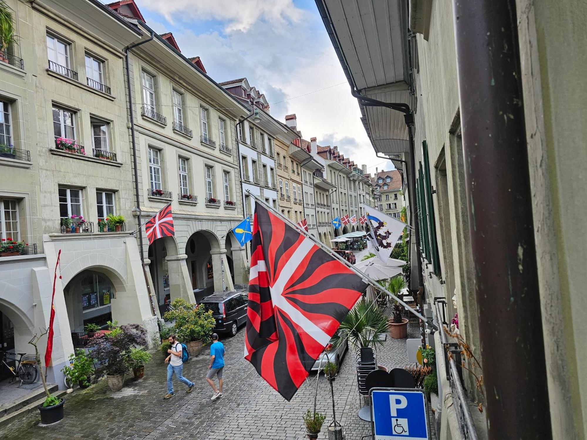 Apartment Real Swiss Classic & Up To 7 Seats Cars Option